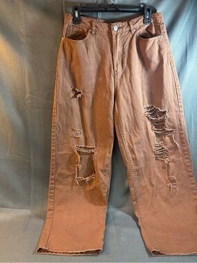 Madden NYC women's brown ripped jeans in an ultra '90s destructed fit size 9.